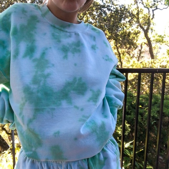 Green tie dye crewneck only! - Picture 2 of 3